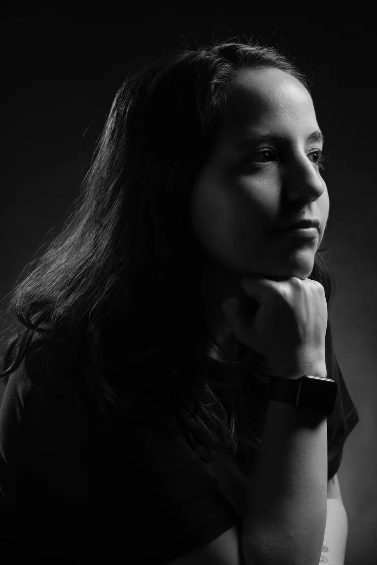 Black and white portrait from Phaël M’Boutchou’s portfolio, frame 11