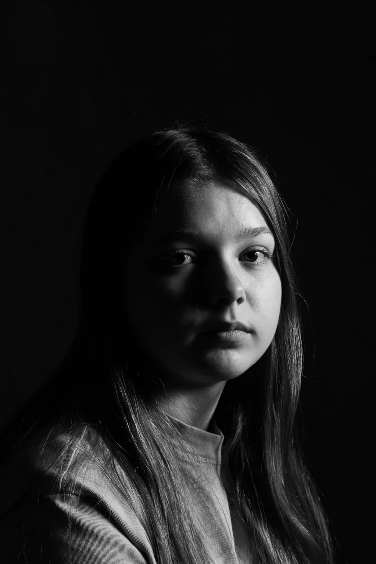 Black and white portrait from Phaël M’Boutchou’s portfolio, frame 12
