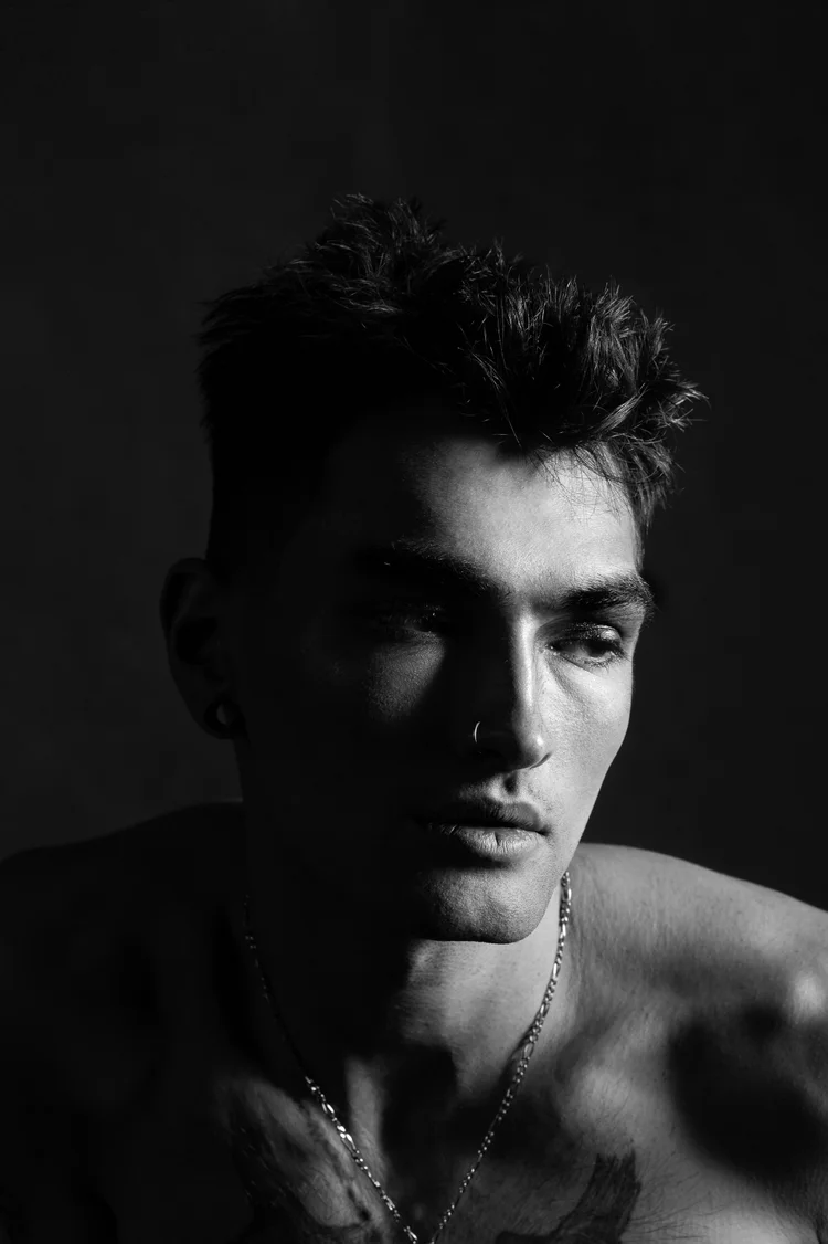 Black and white portrait from Phaël M’Boutchou’s portfolio, frame 14
